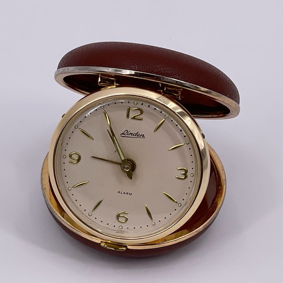 Linden Wall Decor Linden Vintage Wind Up Travel Alarm Clock Round